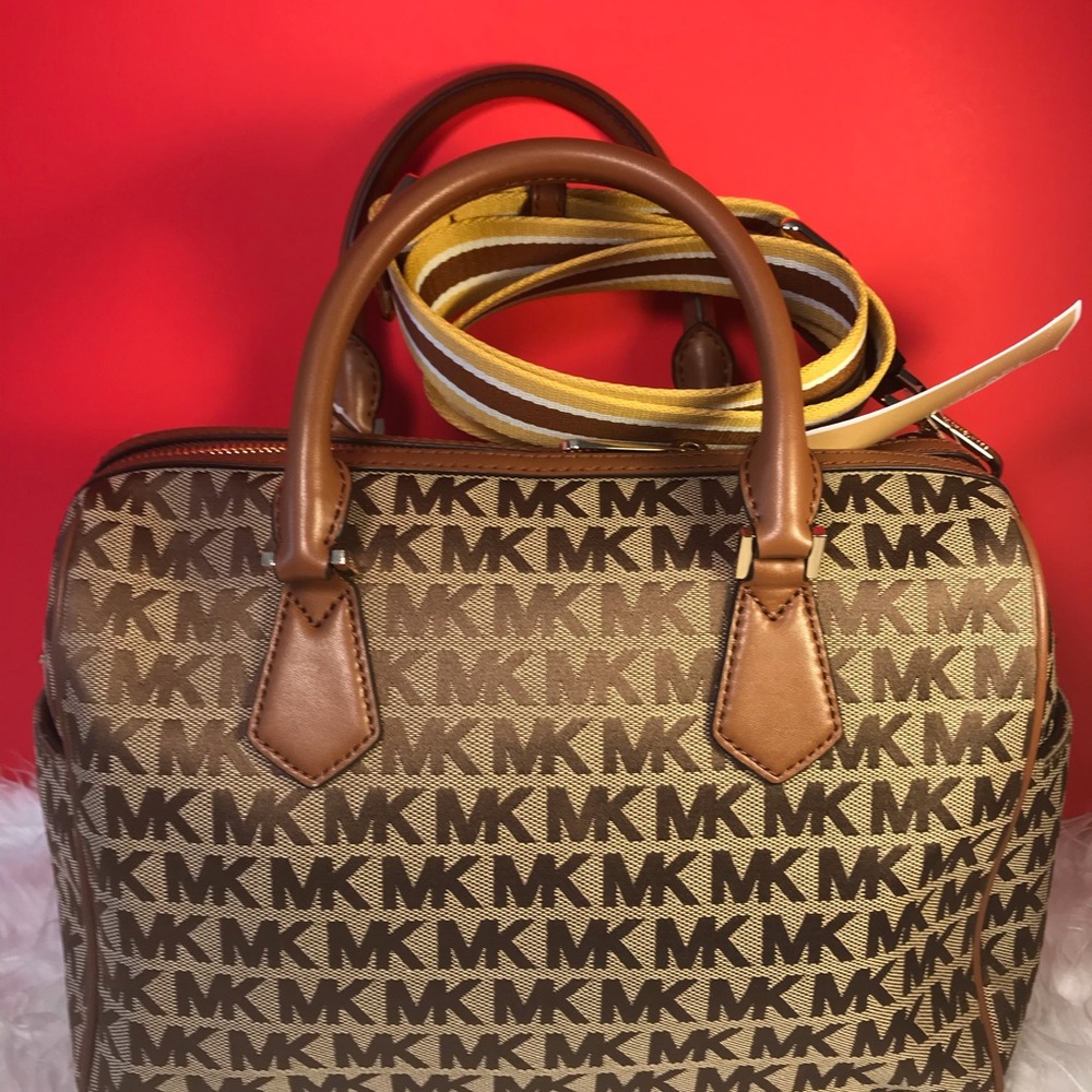 🌺 NEW MK MICHAEL KORS SIGNATURE SATCHEL DUFFLE - Picture 5 of 7